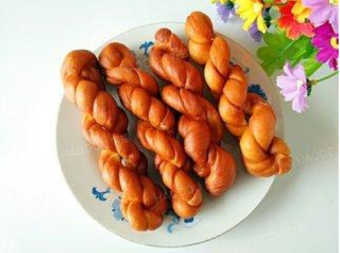 麻花作為常見的傳統風味小吃深受廣大創業者的青睞
